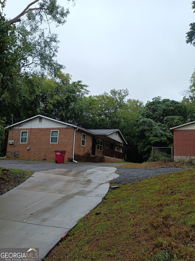 Building Photo - 1029 Maple St Rental