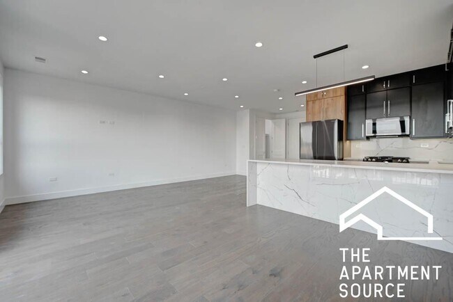 Photo - 3008 W Belmont Ave Unit 3