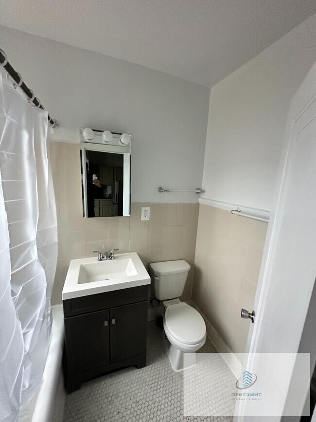 Photo - 5301 N Ashland Ave Unidad 305