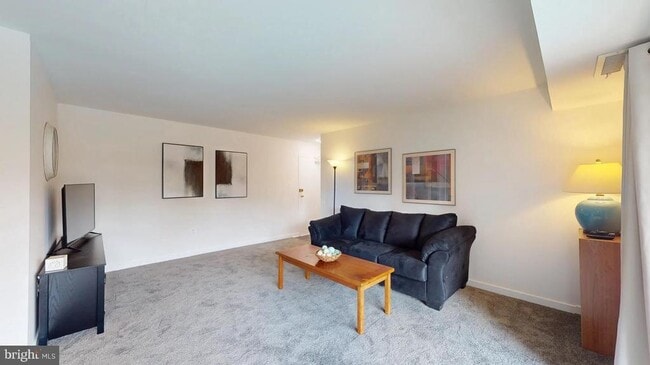 Photo - 7364 Lee Hwy Unidad 203