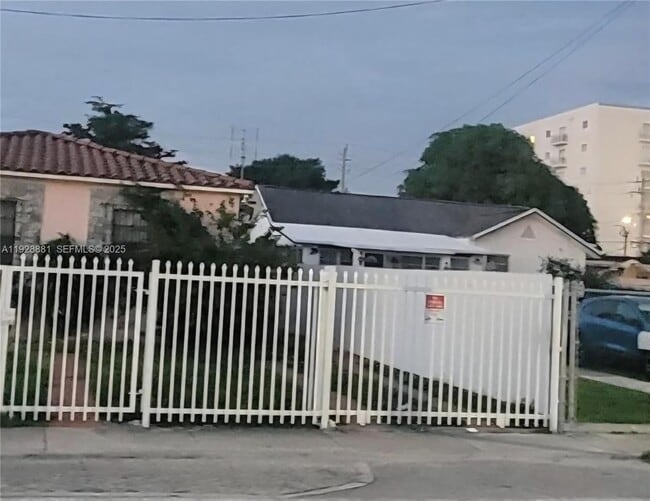 Photo - 2245 NW 3rd St Unit B