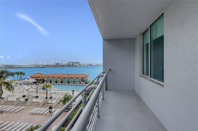 Photo - 335 S Biscayne Blvd Unidad 1004 Rental