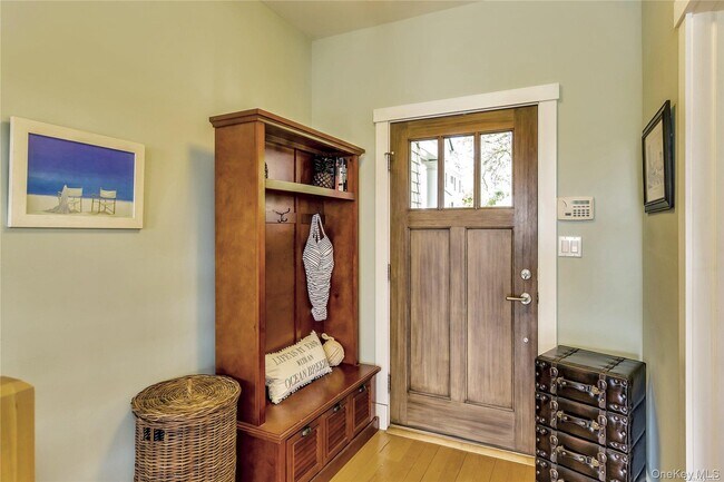 Photo - 20 Canoe Place Rd