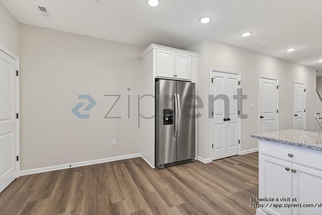 Photo - 1511 Fort Bragg Rd