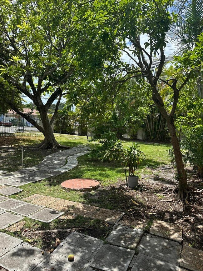 3600 SW 26th St