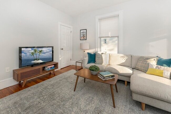 Photo - 188 Boylston St Unit 3