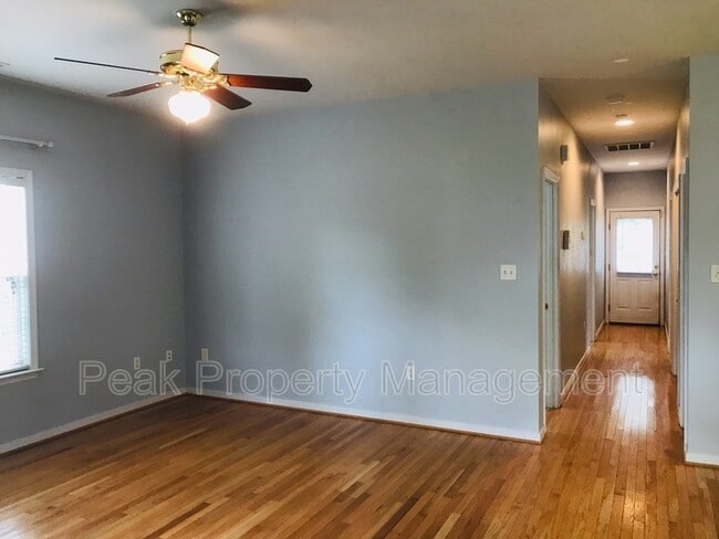 Photo - 1903 Elmsmere Ave