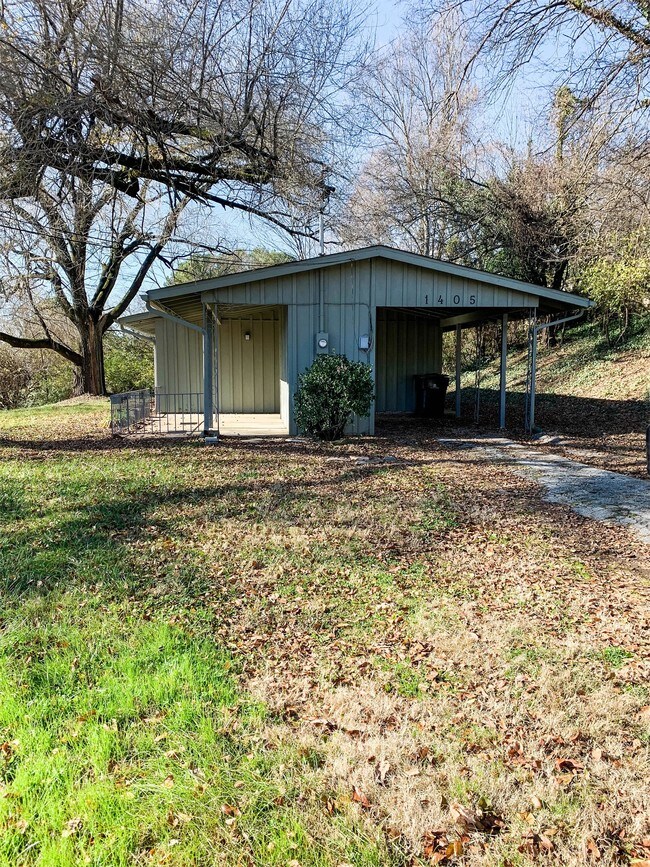 Photo - 1405 Crocus Ln