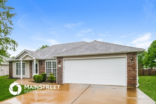 Photo - 715 Country Ln
