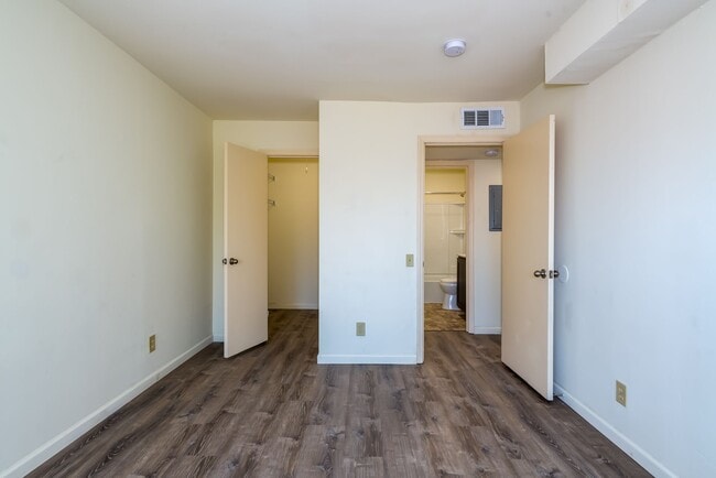 The Oaks Apartments