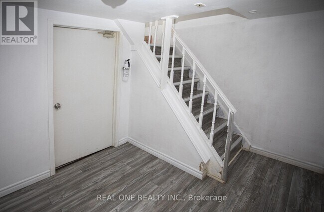 Photo - 93 Cartier Crescent