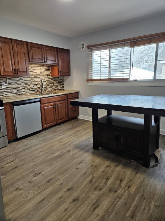 Photo - 1395 Freeland Ave