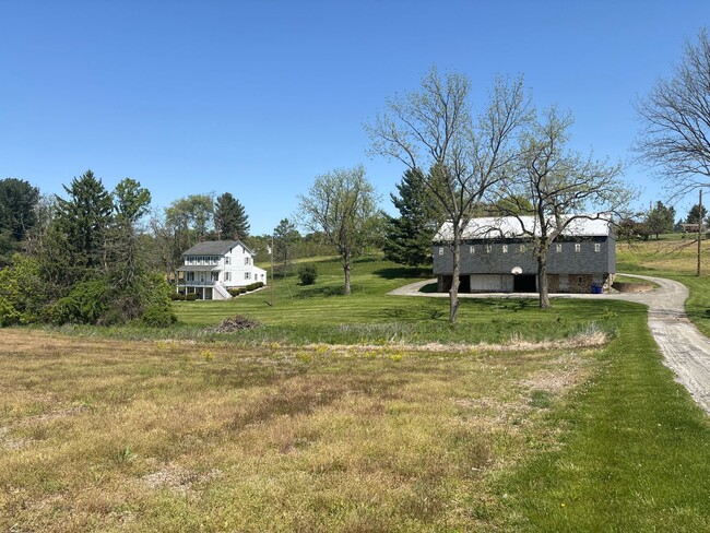 Photo - Short Term Lease Only-4 Bedroom 2 Bath Farmhouse, Pond, Acres, Dallastown SD