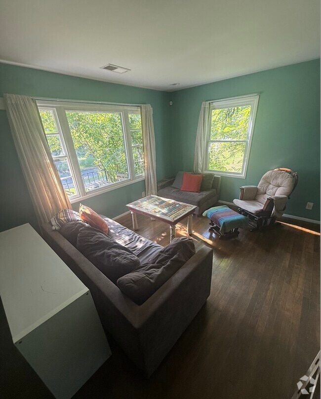 Building Photo - 2863 Norwood Blvd Rental