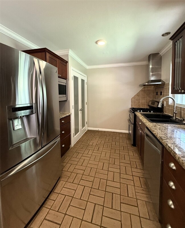 Photo - 9646 Meadowglen Ln