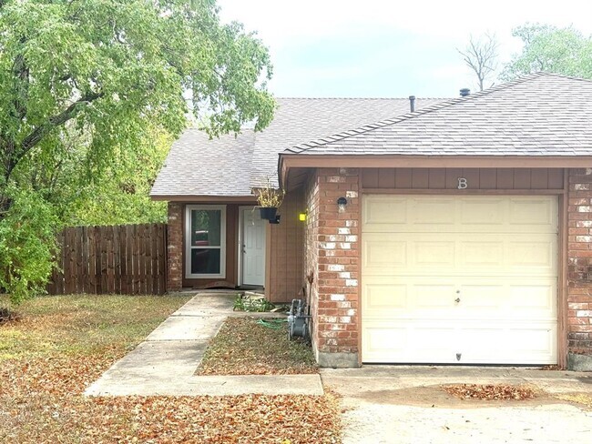 Building Photo - 108 Mockingbird Ln Rental