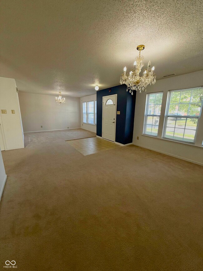 10605 Carrie Ln