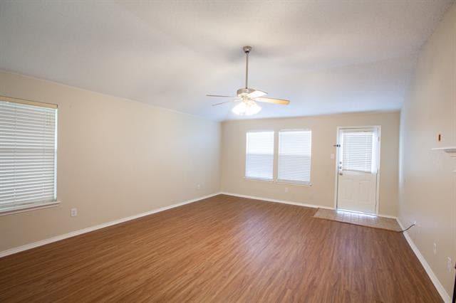 Photo - 1118 Water Oak Way