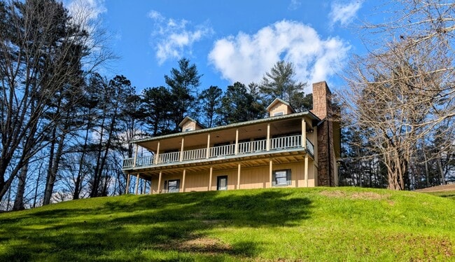 Building Photo - 729 Chalet Village Dr