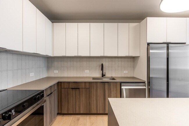 1706 Sherman Ave Unit 405