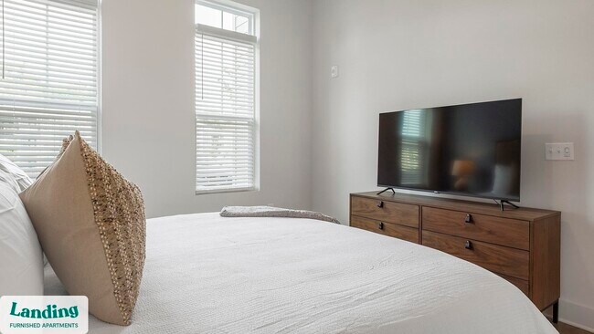 Photo - 404 W 26th St Unidad 8102