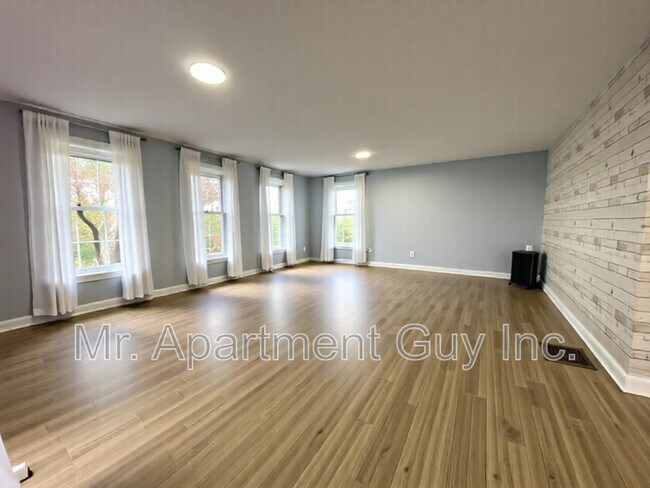 Photo - 1974 Portage Rd Unit Upper Suite