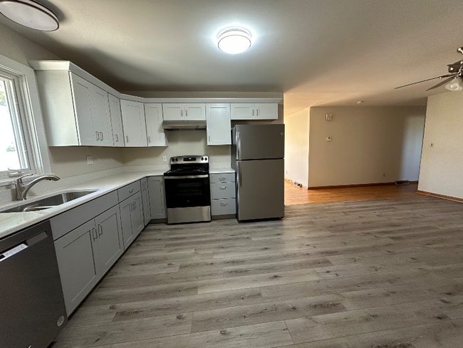 Photo - 532 E Corning Rd