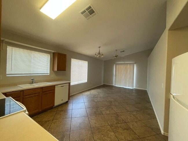 Photo - 15752 W Lundberg St