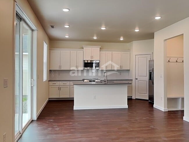 Photo - 1528 N Garnet Creek Ave