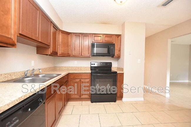 Photo - 1139 Mercury Dr W Unit C