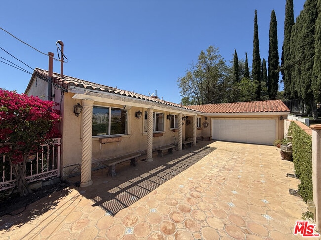 Photo - 4613 Reforma Rd
