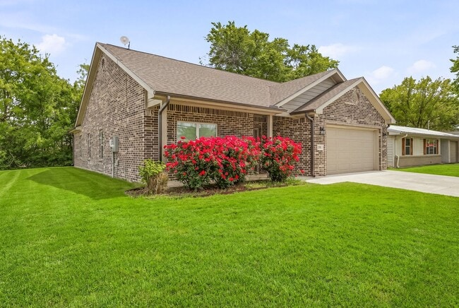 Photo - 191 Davis Ave