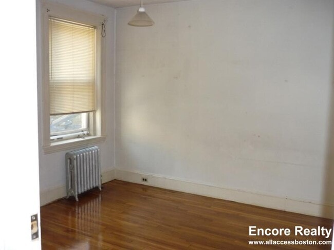 Building Photo - 237 Freeman St Unit 8