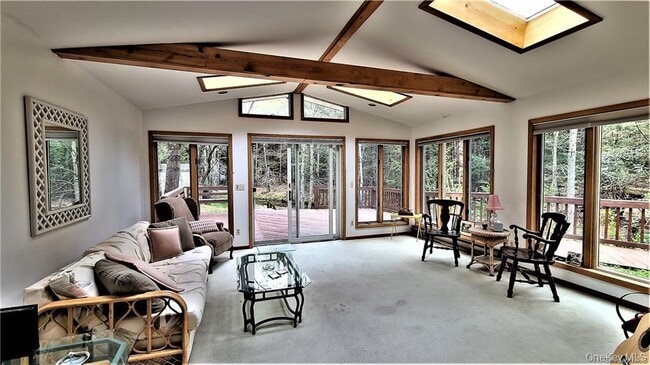 Photo - 52 Medallion Rd