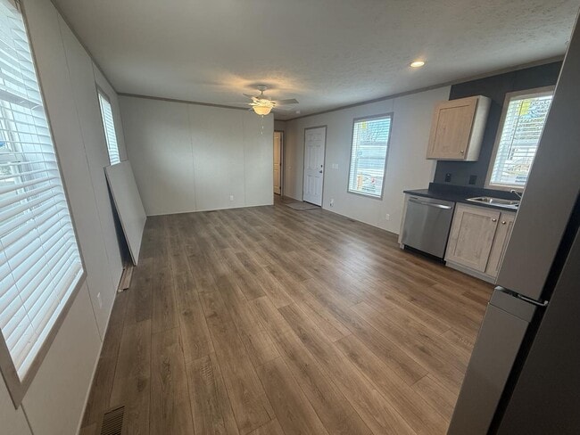 Photo - 300 Forrest Ave