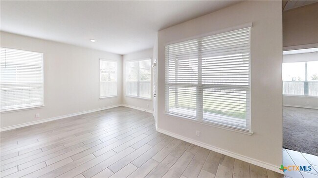 Photo - 602 Steele Shallows