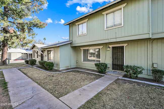 Photo - 2640 W Highland Ave Townhome