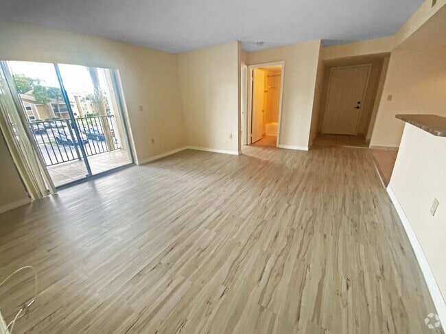 Building Photo - 400 Palm Cir W Rental
