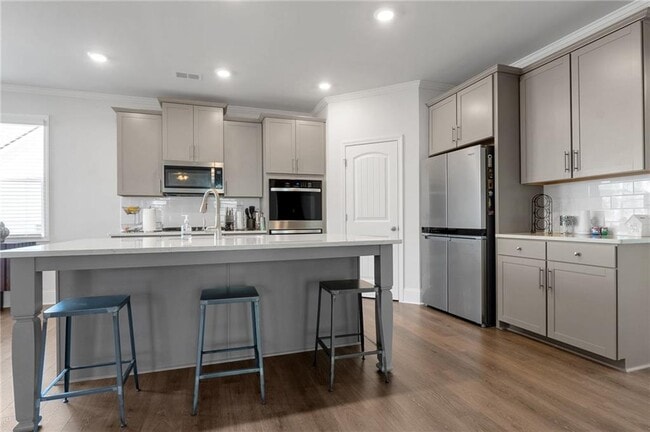 Photo - 9913 Stretford Rd