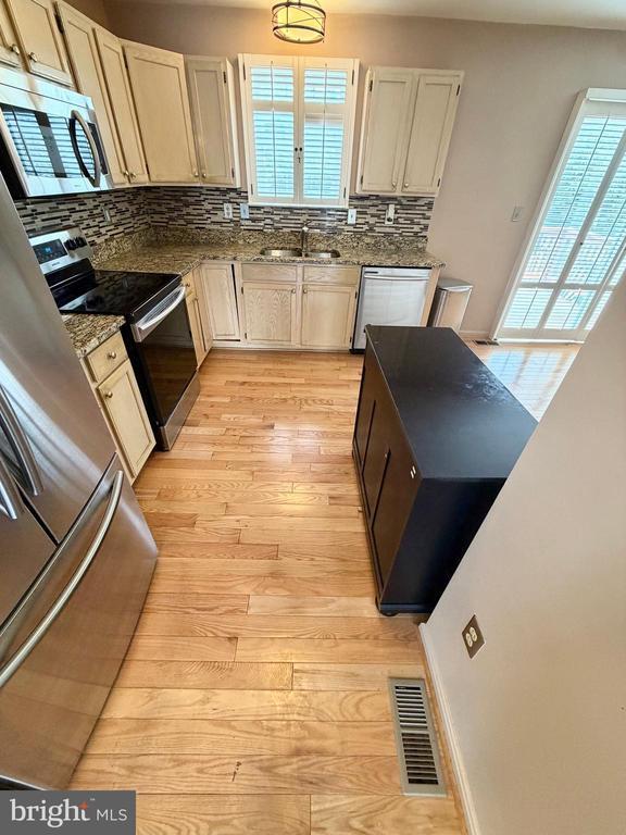 Photo - 5053 Colburn Terrace