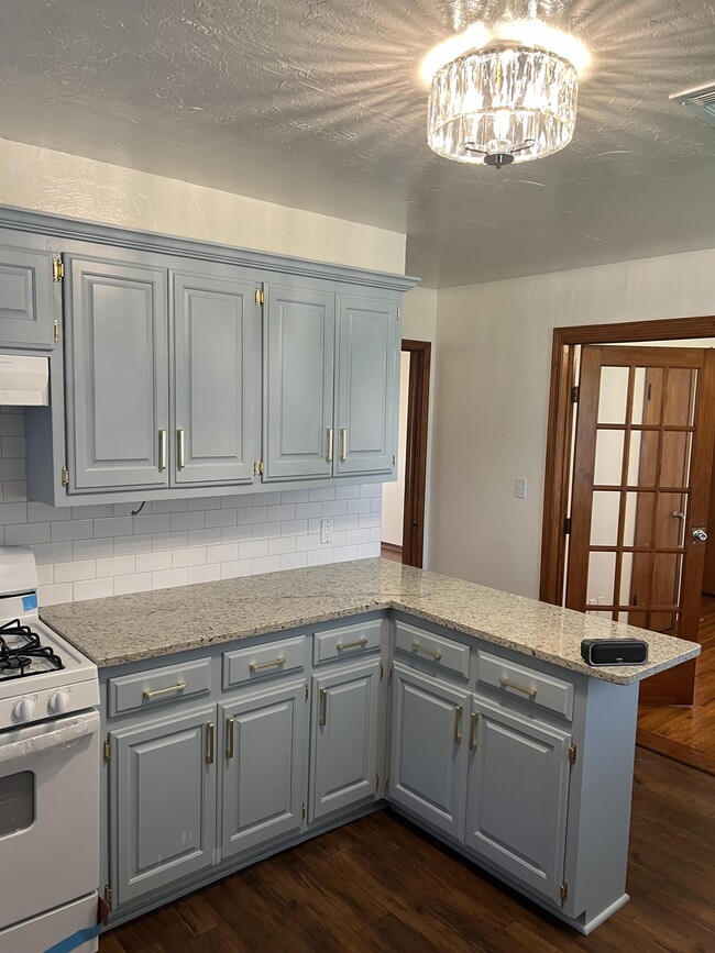 Photo - 38 E 13th St