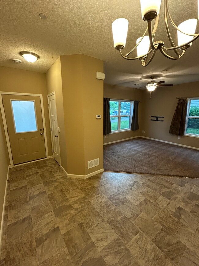 Photo - 1010 Van White Memorial Blvd