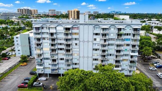 Building Photo - 1470 NE 125th Terrace Unit 809
