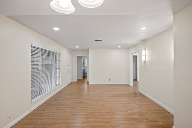 Photo - 3835 Tartan Ln
