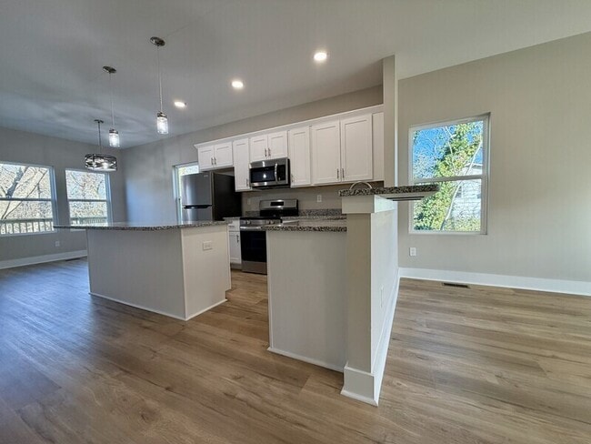 Photo - 75 Woodsdale Pl SE