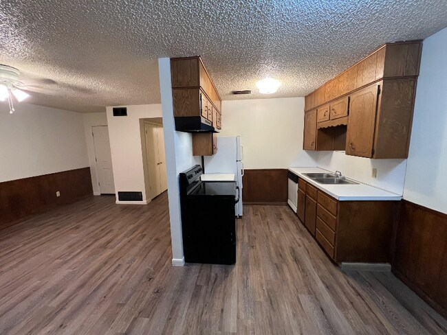 Photo - 1702 Kirk Ave Unit 101