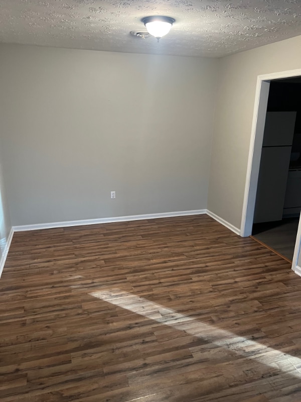 Photo - 107 Molloy Ct