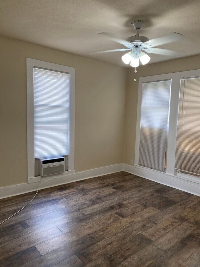 Photo - DORIE DUPLEX Unit 340 Dorie St