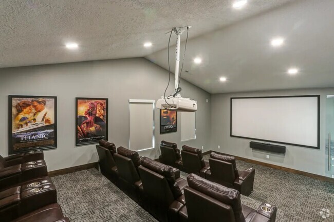 Building Photo - Sterling Pointe Apartments