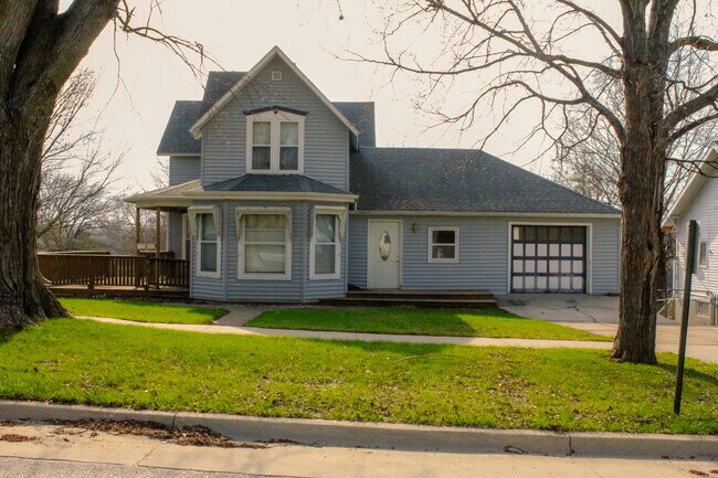 Photo - 610 N Chestnut